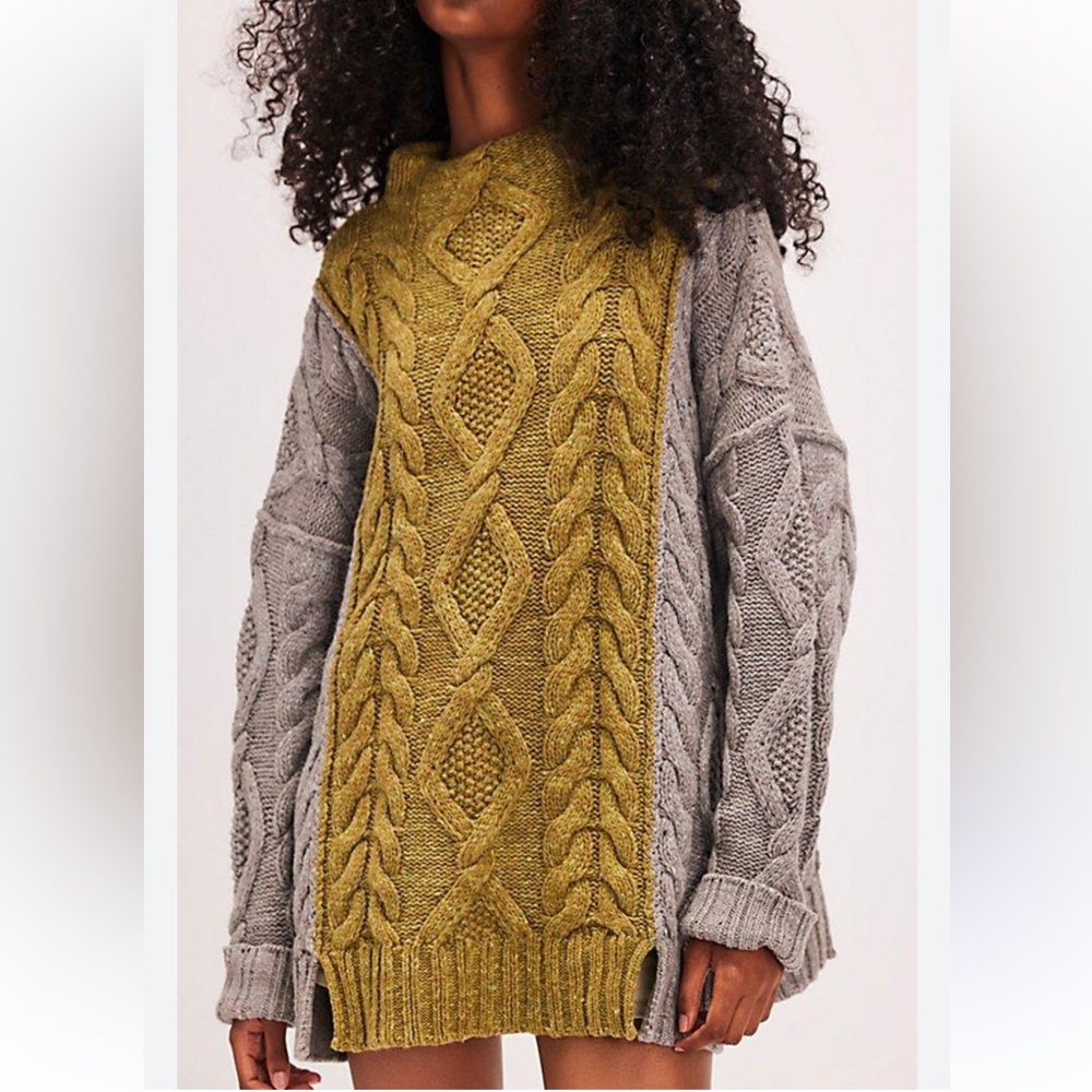 Free People Gray and Green Cable Knit Crew Neck Sweater #282